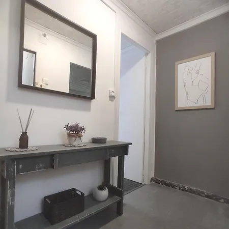 Apartment Luminoso En Centro Del Pueblo Con Wifi Y A' A' *